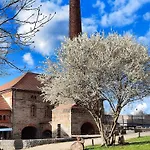 Tiny House Mit Kaminofen & Terrasse Direkt An Naturteichen - Bis 5 Personen - Fuer Kurzentschlossene 別荘 *