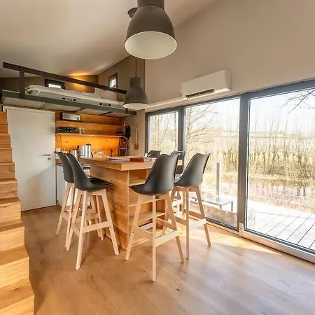 Tinyhousebeidresden Mit Fasssauna Zwischen Den Teichen Und Auf Der Pferdekoppel Kaminofen Terrasse Klimaanlage Vakantiehuis *