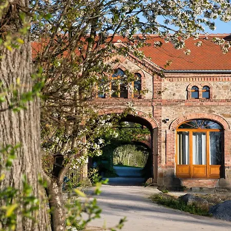 Tinyhousebeidresden Mit Fasssauna Zwischen Den Teichen Und Auf Der Pferdekoppel Kaminofen Terrasse Klimaanlage Vakantiehuis *