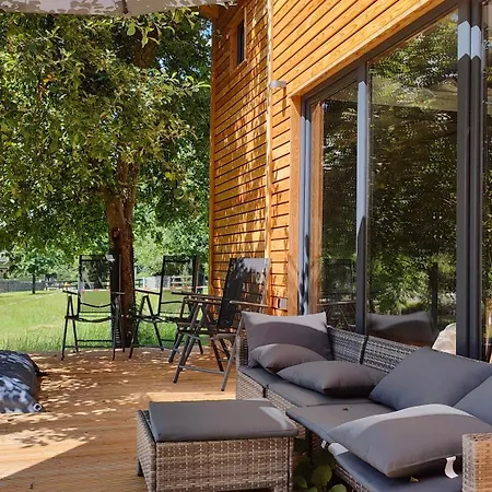 Tinyhousebeidresden Mit Fasssauna Zwischen Den Teichen Und Auf Der Pferdekoppel Kaminofen Terrasse Klimaanlage Holiday home Grossharthau