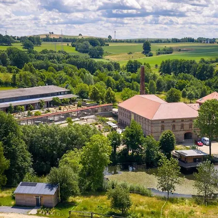 Hébergement de vacances Tiny House Mit Kaminofen & Terrasse Direkt An Naturteichen - Bis 5 Personen - Fuer Kurzentschlossene
