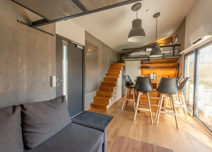 Tinyhousebeidresden Mit Fasssauna Zwischen Den Teichen Und Auf Der Pferdekoppel Kaminofen Terrasse Klimaanlage Holiday home *