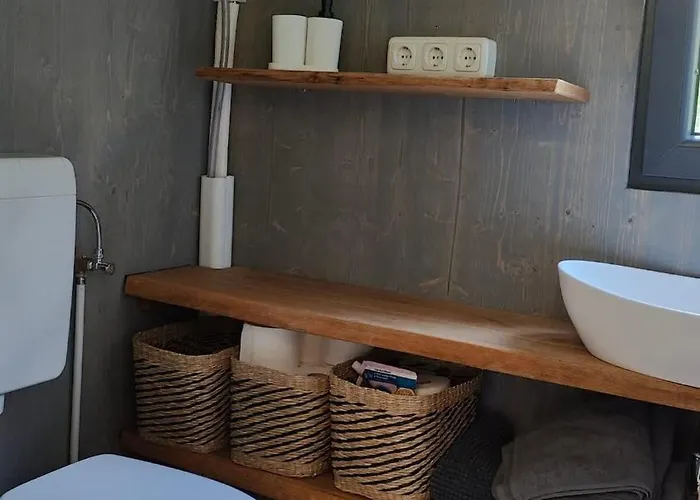 Tinyhousebeidresden Mit Fasssauna Zwischen Den Teichen Und Auf Der Pferdekoppel Kaminofen Terrasse Klimaanlage * Großharthau