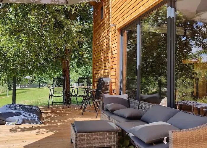 Tinyhousebeidresden Mit Fasssauna Zwischen Den Teichen Und Auf Der Pferdekoppel Kaminofen Terrasse Klimaanlage Holiday home