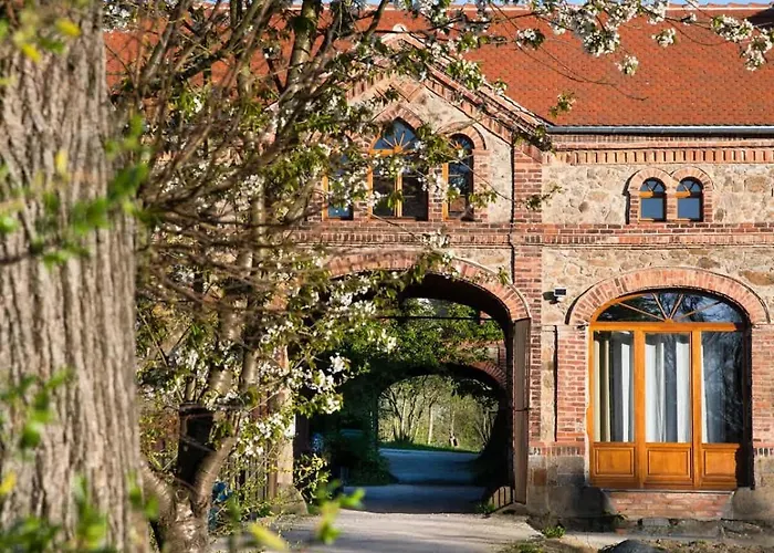 Tinyhousebeidresden Mit Fasssauna Zwischen Den Teichen Und Auf Der Pferdekoppel Kaminofen Terrasse Klimaanlage Holiday home *