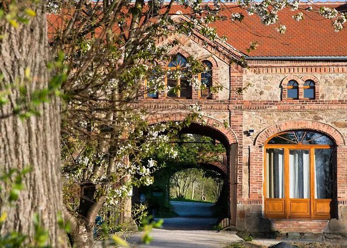 Tinyhousebeidresden Mit Fasssauna Zwischen Den Teichen Und Auf Der Pferdekoppel Kaminofen Terrasse Klimaanlage * Grossharthau