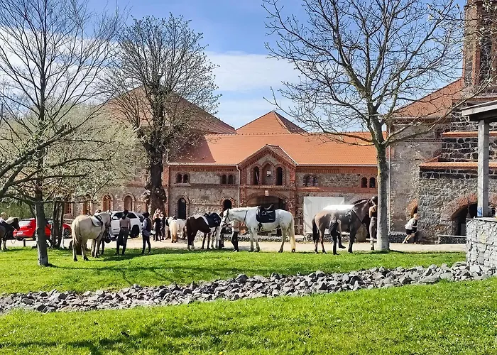 Holiday home Tinyhousebeidresden Mit Fasssauna Zwischen Den Teichen Und Auf Der Pferdekoppel Kaminofen Terrasse Klimaanlage Grossharthau